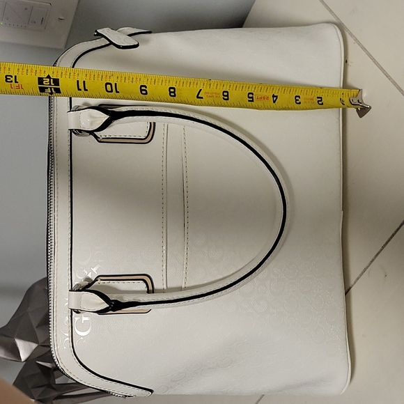 Guess handbag - Picture 3 of 6